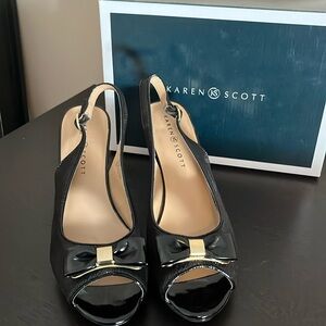 Brand new! Gorgeous black heels! Wrap it in a bow 🎀